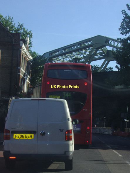 Photo 6"x4" Traffic at lights, Southwark Bridge Road London c2009