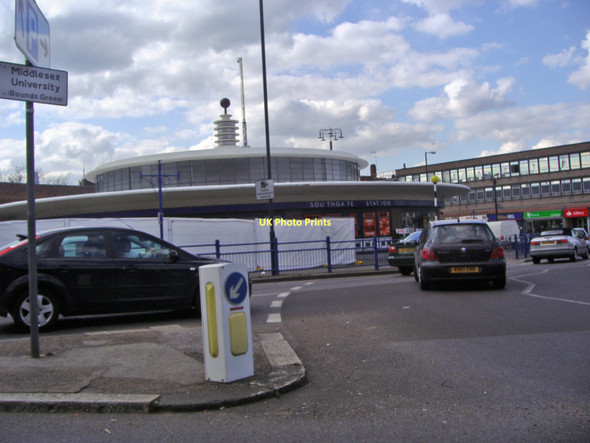 Photo 6"x4" Southgate Tube station Southgate\/TQ3094 c2008