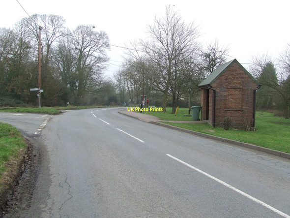 Photo 6"x4" Bus Shelter Hargrave\/TL7759 c2011
