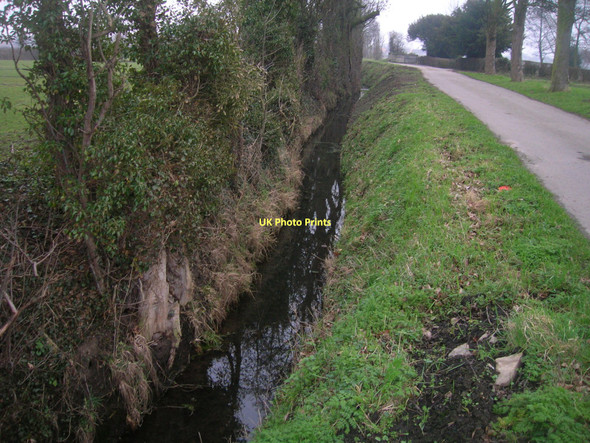 Photo 6"x4" Drainage ditch beside Ridding Lane Rawcliffe\/SE6822 c2011
