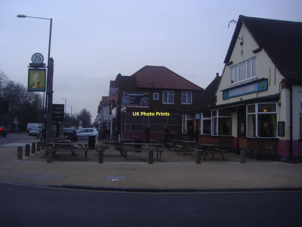 Photo 6"x4" Duke of York pub, Hanworth Road Feltham\/TQ1073 c2011