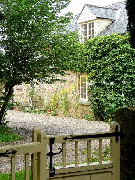 Photo 6"x4" View from St. Peter's churchyard 1 Daylesford c2009