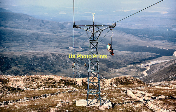 Photo 6"x4" Coire Cas Chairlift, Cairngorm White Lady Shieling c1976