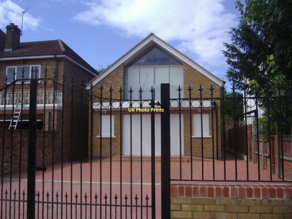 Photo 6"x4" Unusual building on Sutherland Road, West Ealing Ealing c2008