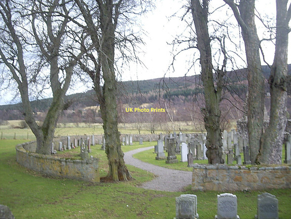Photo 6"x4" Circular boundary wall of Tullich graveyard Inchmarnoch c2011