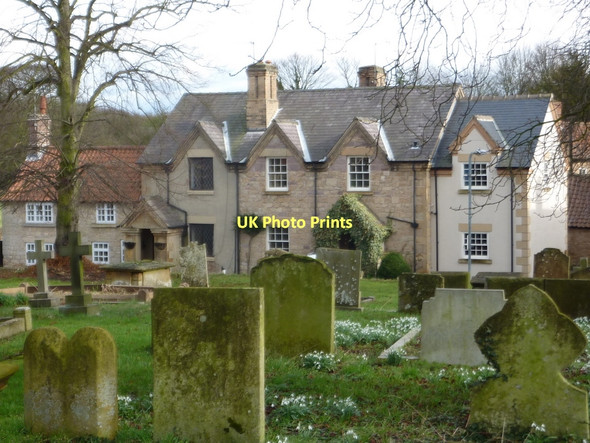 Photo 6"x4" Thorpe Salvin churchyard and houses Thorpe Salvin c2011