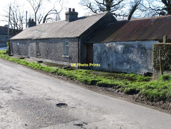 Photo 6"x4" Roadside cottage east of Sandy Hill Farm, Greencastle Greencastle\/J2411 c2011