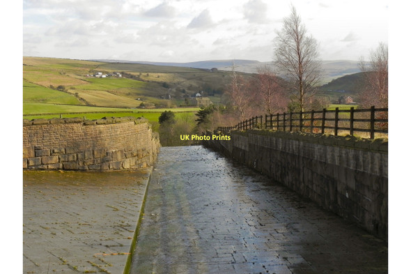 Photo 6"x4" Watergrove Reservoir Overflow Buckley\/SD9015 c2011