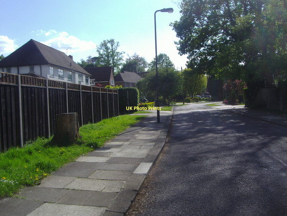 Photo 6"x4" Old Hall Close Pinner Pinner c2009
