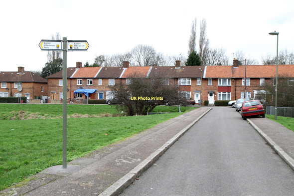 Photo 6"x4" The Meads Edgware c2011