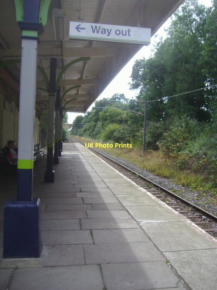 Photo 6"x4" Bricket Wood station platform Bricket Wood c2009