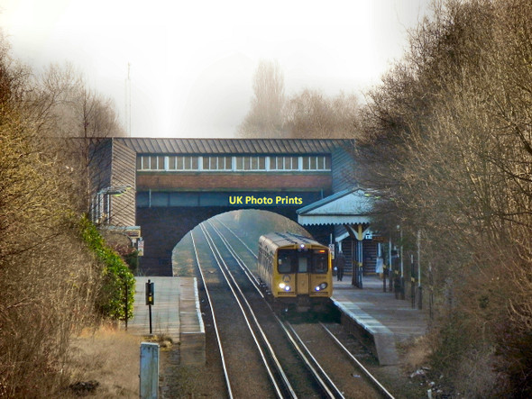 Photo 6"x4" Bromborough Station Bebington c2011