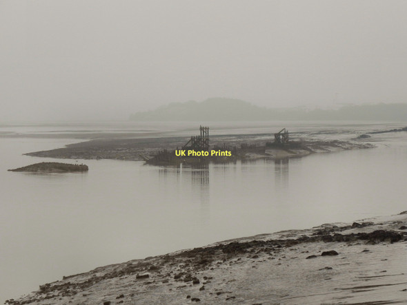 Photo 6"x4" River Mersey, Eastham Sands Eastham Ferry c2011