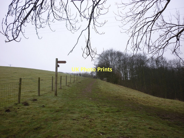 Photo 6"x4" Uphill on the Wolds Way towards Mount Airy Farm Brantingham c2011