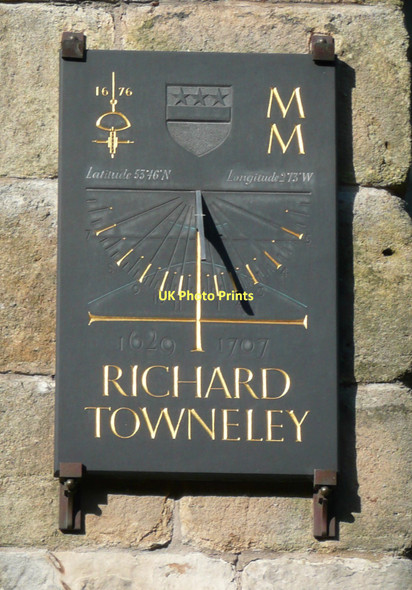 Photo 6"x4" The Richard Towneley sundial Burnley c2011