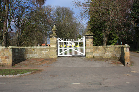 Photo 6"x4" Gateway to Ayton Hall Langbaurgh c2011