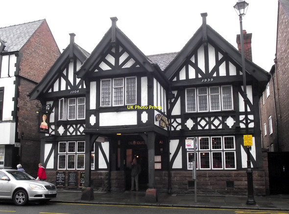 Photo 6"x4" The Old Queens Head Chester c2011