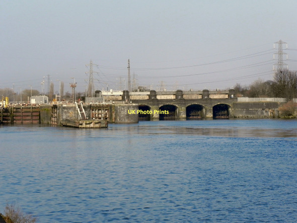 Photo 6"x4" Manchester Ship Canal, Irlam Locks Irlam c2011