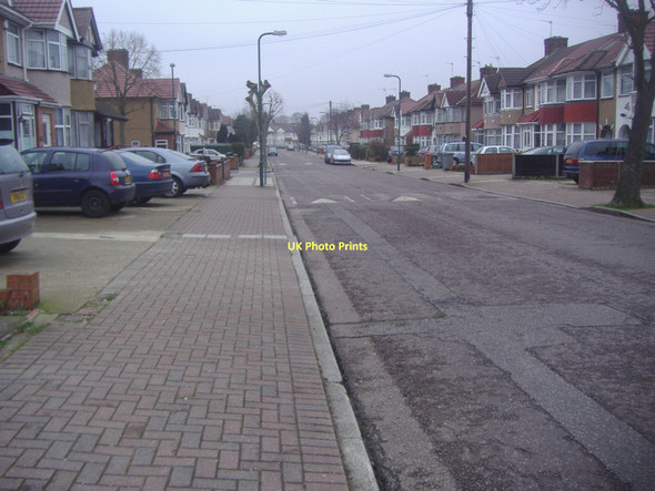 Photo 6"x4" Girton Avenue, Kingsbury Kenton\/TQ1788 c2011 P1