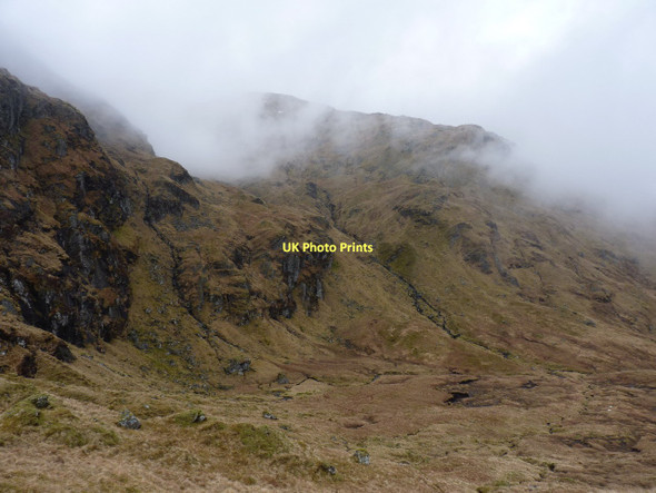 Photo 6"x4" Across lower Coire Dubh Allt a Mhuilinn c2011