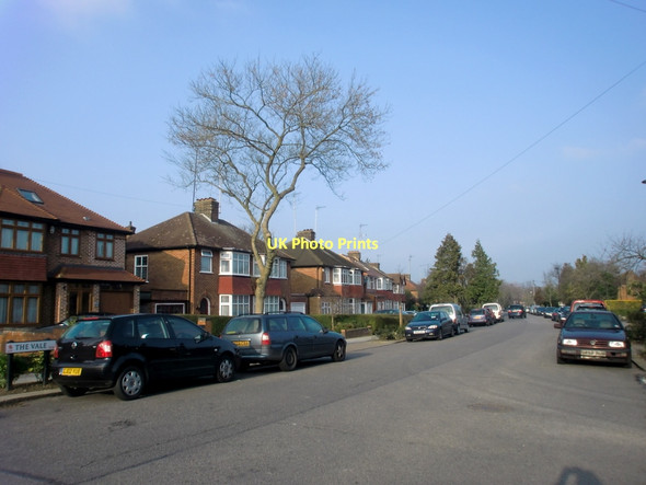 Photo 6"x4" The Vale, Southgate, London N14 Southgate\/TQ3094 c2011