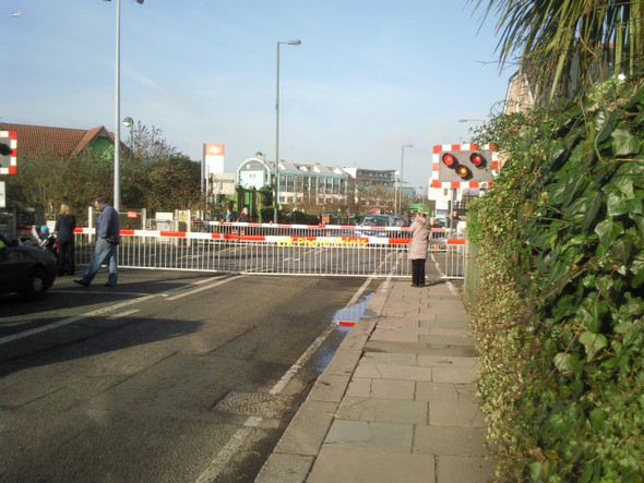 Photo 6"x4" Manor Road Level Crossing, North Sheen Richmond\/TQ1874 c2011