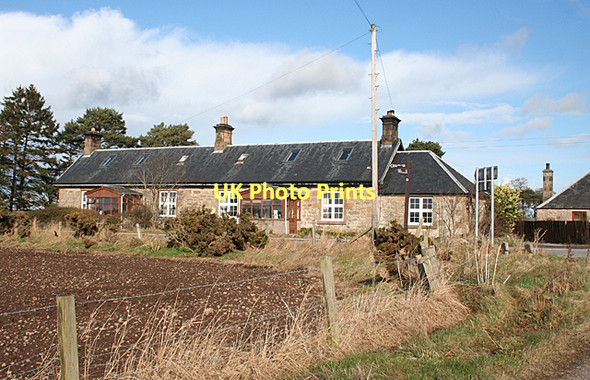Photo 6"x4" Dalvey Smithy Cottages Dyke\/NH9858 c2011