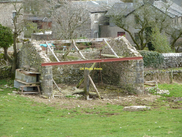 Photo 6"x4" Field barn in Banner Rigg Hincaster c2011