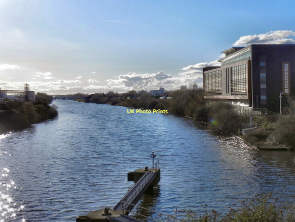Photo 6"x4" Manchester Ship Canal, Trafford Park Salford\/SJ8098 c2011