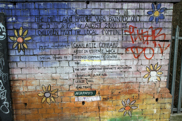 Photo 6"x4" Mill Lane Bridge Mural Hampstead\/TQ2685 c2011