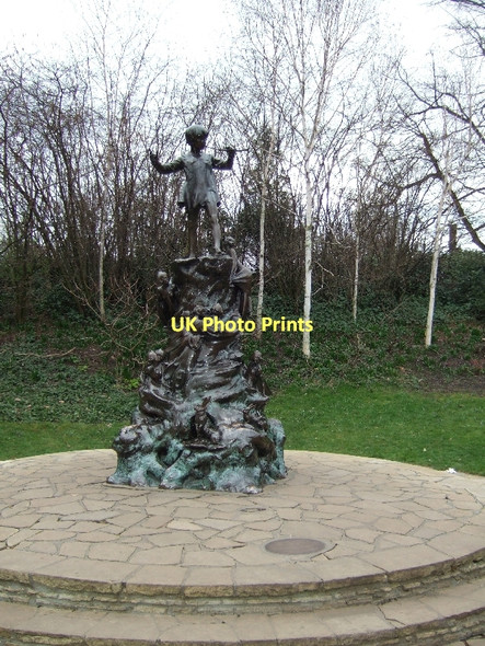 Photo 6"x4" Peter Pan statue Paddington\/TQ2681 c2011