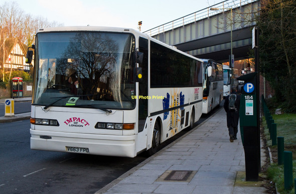 Photo 6"x4" The Quiet Before The Storm Finchley c2011