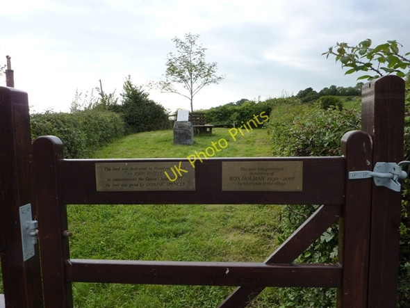 Photo 6"x4" Commemorative Gate Moorlinch c2009