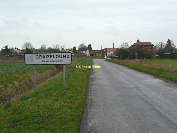 Photo 6"x4" Graizelound village sign Graiselound c2011