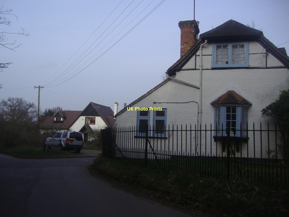 Photo 6"x4" Houses at junction of Sergehill Road, Bedmond Bedmond c2011