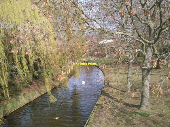 Photo 6"x4" Canal on Thamesmead leading from Birchmere Thamesmead c2011
