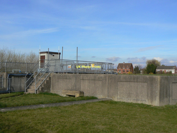 Photo 6"x4" Warping Drain sluice East Ferry c2011