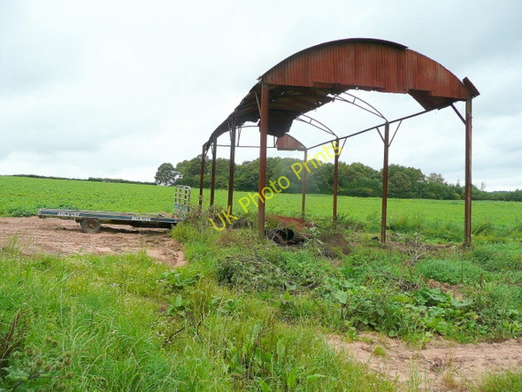 Photo 6"x4" The flimsiest of shelter Perrystone Hill c2009