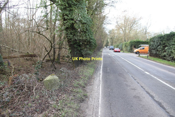 Photo 6"x4" Traffic on the road Tidmarsh c2011