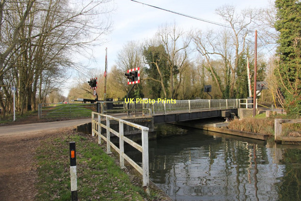 Photo 6"x4" Swing Bridge at Tyle Mill Ufton Green c2011