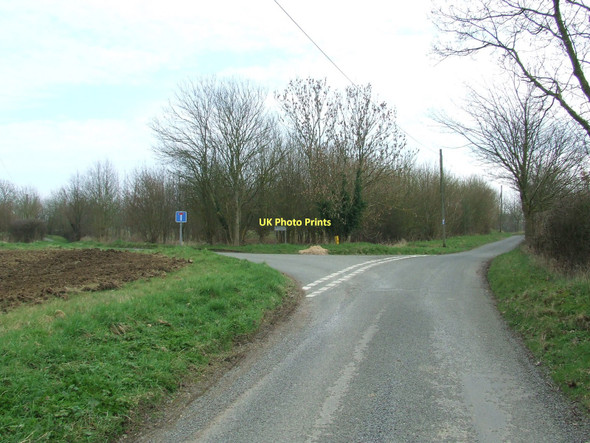Photo 6"x4" Road Junction Button's Green c2011