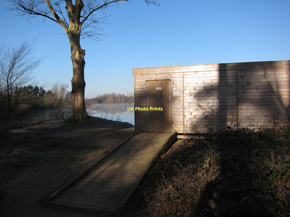 Photo 6"x4" Lynford Lakes bird hide Ickburgh c2011