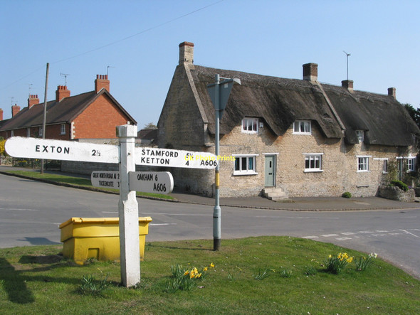 Photo 6"x4" Which way now? Empingham c2003