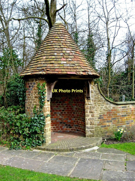 Photo 6"x4" Ornamental feature at entrance to Ganghill, Burpham, Guildford Guildford c2011