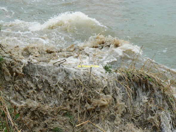Photo 6"x4" The Severn Bore, near Hempsted, Gloucestershire (6 of 9) Hempsted c2011
