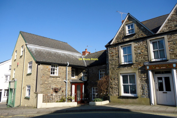 Photo 6"x4" Former pub in Hamilton Street Fishguard\/Abergwaun c2011