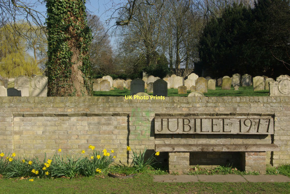 Photo 6"x4" Jubilee bench - Abbey Green, Ramsey Ramsey\/TL2885 c2011