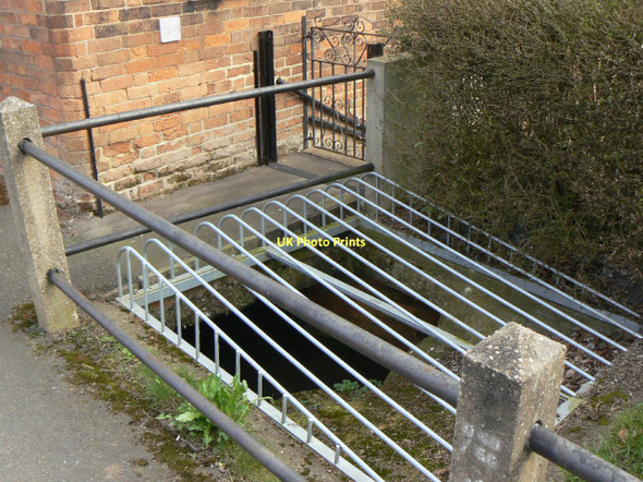 Photo 6"x4" Grill above Main Street Dyke Woodborough\/SK6347 c2011