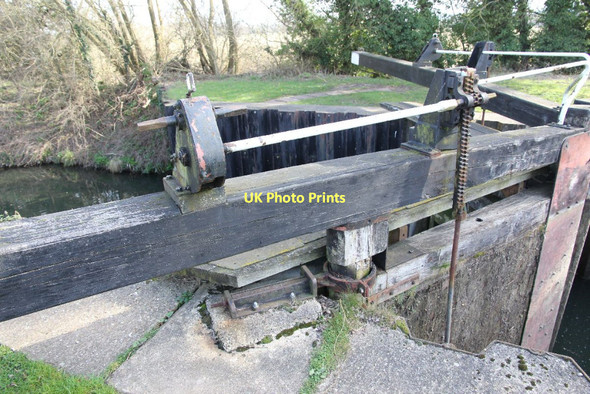 Photo 6"x4" Mechanism on the lock gate Aldermaston Wharf c2011