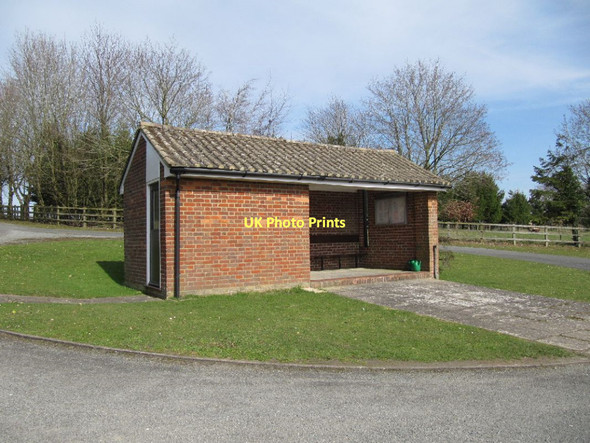 Photo 6"x4" Shelter at the cemetery Cleeve\/SU6081 c2011